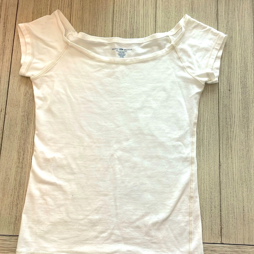 Brandy white scoop neck tshirt